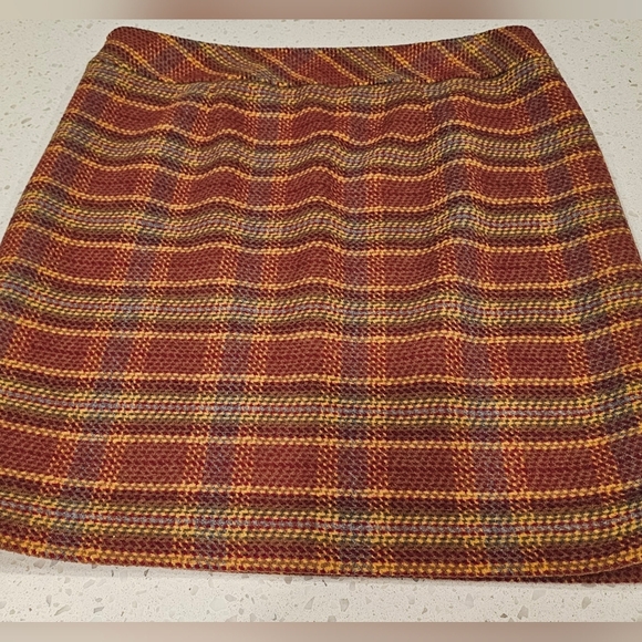 Talbots Wool Blend Women's Plaid Knee Length Skirt sz 10 - Picture 5 of 6
